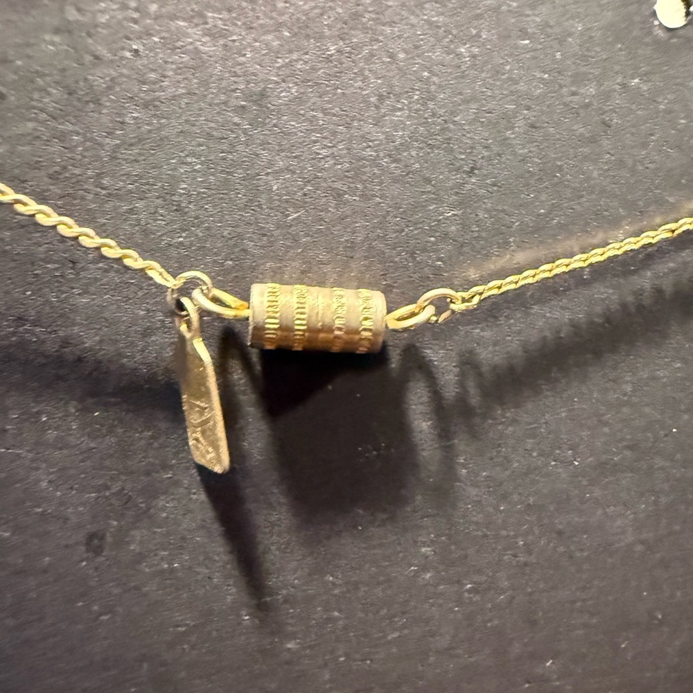 1928 Gold Filigree Heart Necklace vintage - Picture 3 of 5